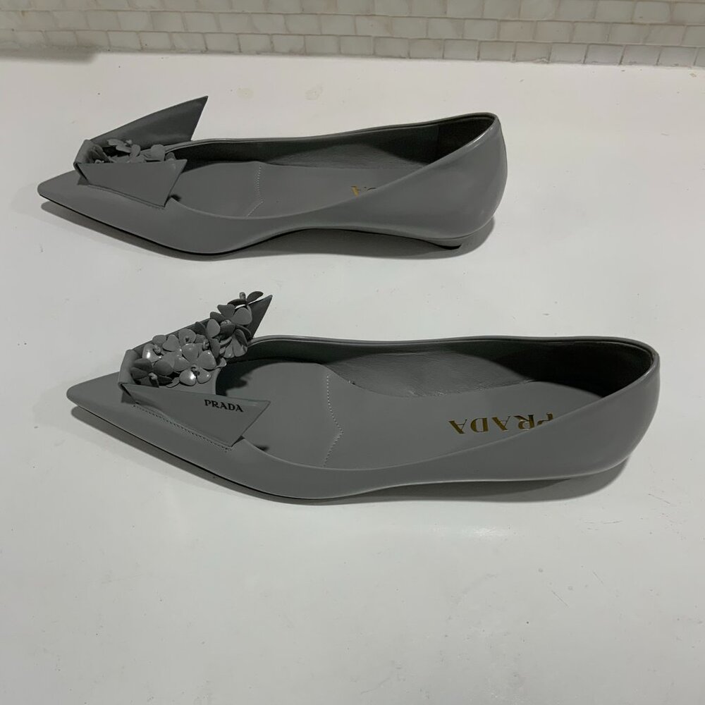 Prada Women's Calzature Donna Spazzolato Gray Pointed Flats Appliqué Floral 8.5